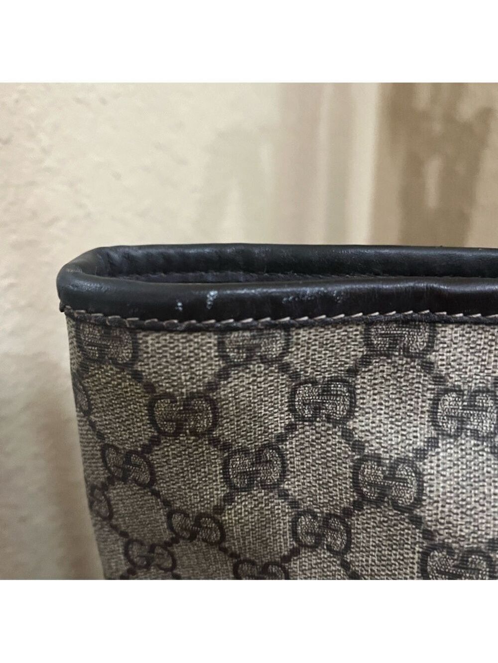 GUCCI GG SUPREME MONOGRAM TOTE - Picture 8 of 16